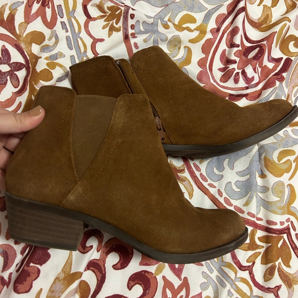Kensie brown booties size 7